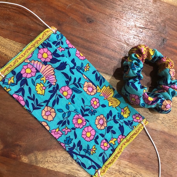 Folktown print mask/scrunchie - Picture 5 of 6